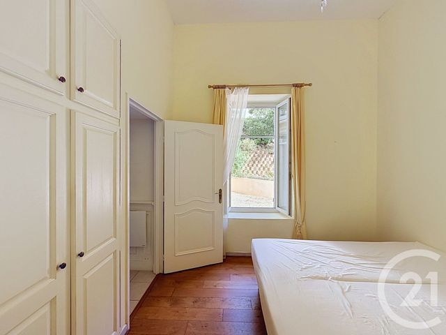 Appartement F2 à vendre - 2 pièces - 56.63 m2 - HYERES - 83 - PROVENCE-ALPES-COTE-D-AZUR - Century 21 Dericq Immobilier