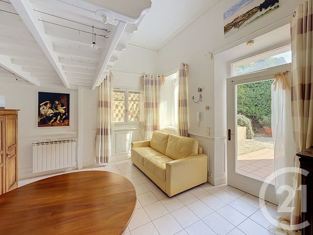 Appartement F2 à vendre - 2 pièces - 56.63 m2 - HYERES - 83 - PROVENCE-ALPES-COTE-D-AZUR - Century 21 Dericq Immobilier