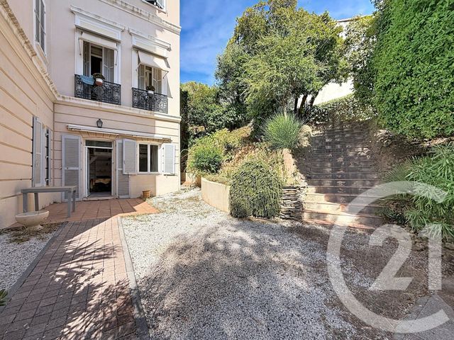 Appartement F2 à vendre HYERES