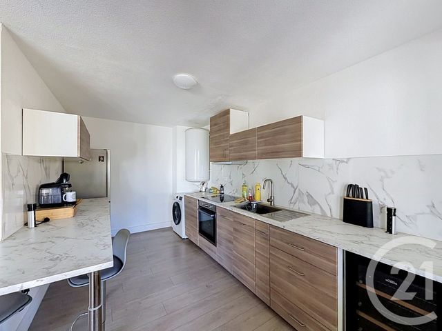 Appartement F3 à vendre - 3 pièces - 61.92 m2 - HYERES - 83 - PROVENCE-ALPES-COTE-D-AZUR - Century 21 Dericq Immobilier