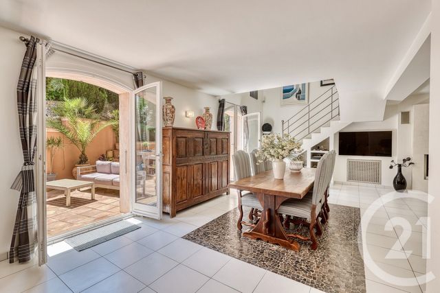 maison à vendre - 6 pièces - 204.0 m2 - HYERES - 83 - PROVENCE-ALPES-COTE-D-AZUR - Century 21 Dericq Immobilier