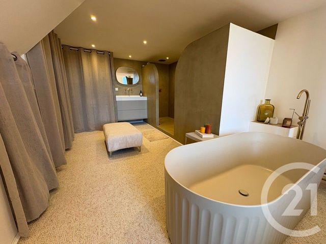 Appartement à vendre - 4 pièces - 83.0 m2 - HYERES - 83 - PROVENCE-ALPES-COTE-D-AZUR - Century 21 Dericq Immobilier