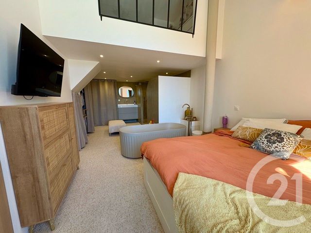 Appartement à vendre - 4 pièces - 83.0 m2 - HYERES - 83 - PROVENCE-ALPES-COTE-D-AZUR - Century 21 Dericq Immobilier