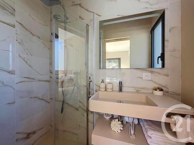 maison à vendre - 6 pièces - 134.0 m2 - HYERES - 83 - PROVENCE-ALPES-COTE-D-AZUR - Century 21 Dericq Immobilier
