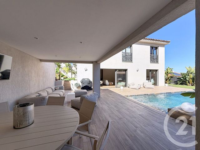 maison à vendre - 6 pièces - 134.0 m2 - HYERES - 83 - PROVENCE-ALPES-COTE-D-AZUR - Century 21 Dericq Immobilier